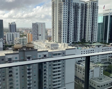 1000 Brickell Plaza - Photo Thumbnail 23