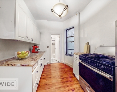 333 East 88th Street - Photo Thumbnail 3