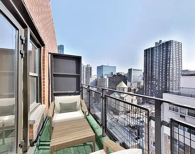 236 East 36th Street - Photo Thumbnail 4