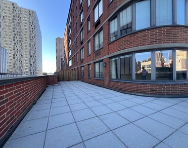 507 West 54th Street - Photo Thumbnail 13