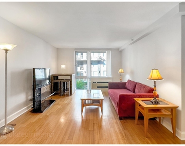 505 W 47th St - Photo Thumbnail 8