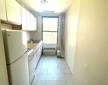 323a East 89th Street - Photo Thumbnail 2