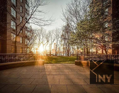 Battery Place - Photo Thumbnail 8