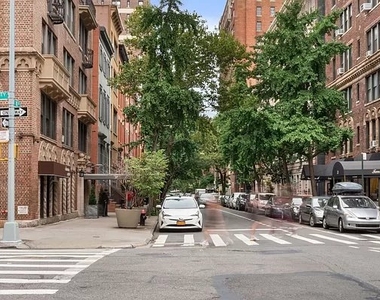 25 East 10th Street - Photo Thumbnail 5