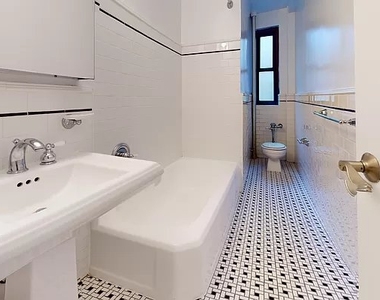 141 East 56th Street - Photo Thumbnail 7