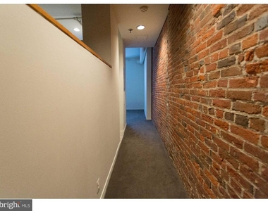 130 Arch St - Photo Thumbnail 13