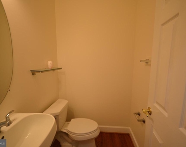 819 Royal Crescent Cres - Photo Thumbnail 34