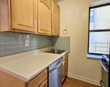 715 West 172nd Street - Photo Thumbnail 4