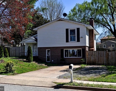 4113 Hamlin Ave - Photo Thumbnail 0