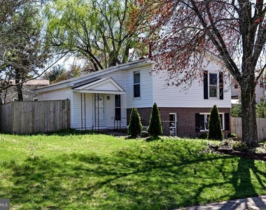 4113 Hamlin Ave - Photo Thumbnail 1