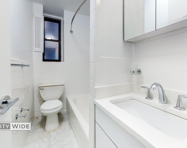 140 East 46th Street - Photo Thumbnail 3