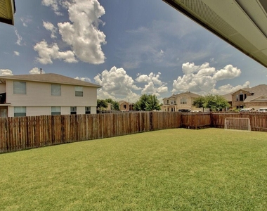 1411 Pearsall Ln - Photo Thumbnail 14