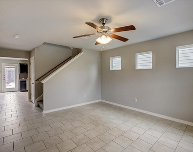 119 Wainscot Oak Way - Photo Thumbnail 4