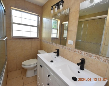 1220 E Crenshaw Street - Photo Thumbnail 26