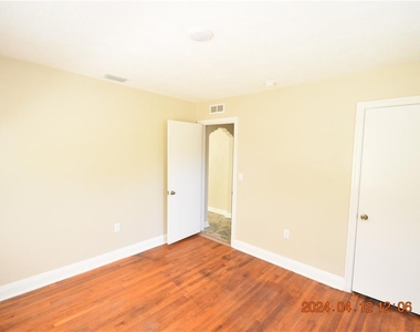 1220 E Crenshaw Street - Photo Thumbnail 24