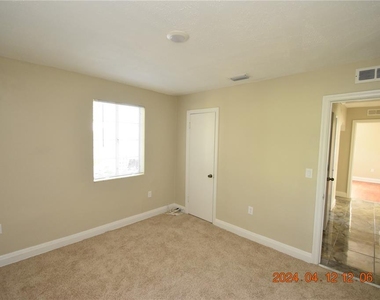 1220 E Crenshaw Street - Photo Thumbnail 21