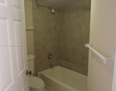 2871 N Oakland Forest Dr - Photo Thumbnail 6