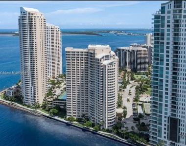 888 Brickell Key Dr - Photo Thumbnail 3