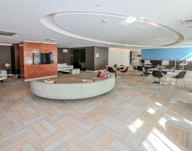 951 Brickell Ave - Photo Thumbnail 17