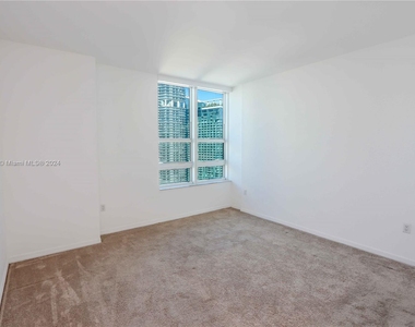 951 Brickell Ave - Photo Thumbnail 11