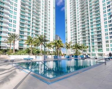 951 Brickell Ave - Photo Thumbnail 14