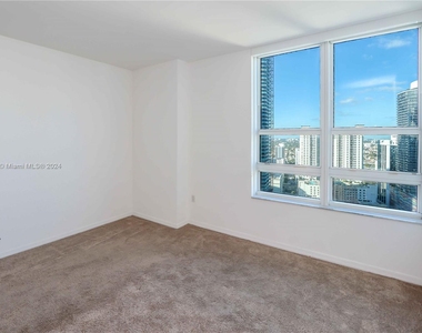 951 Brickell Ave - Photo Thumbnail 12