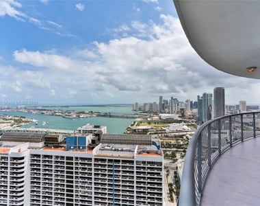 1750 N Bayshore Dr - Photo Thumbnail 15