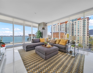 2020 N Bayshore Dr - Photo Thumbnail 6