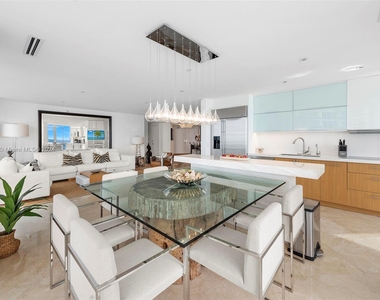 4779 Collins Ave - Photo Thumbnail 8