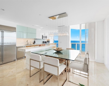 4779 Collins Ave - Photo Thumbnail 5