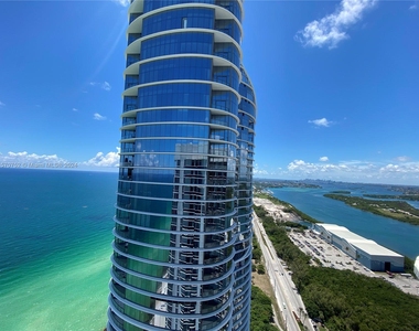 15811 Collins Ave - Photo Thumbnail 16