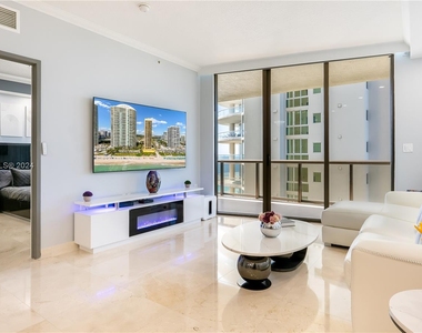 16275 Collins Ave - Photo Thumbnail 3