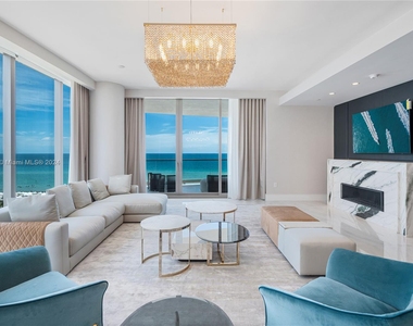 17975 Collins Ave - Photo Thumbnail 4