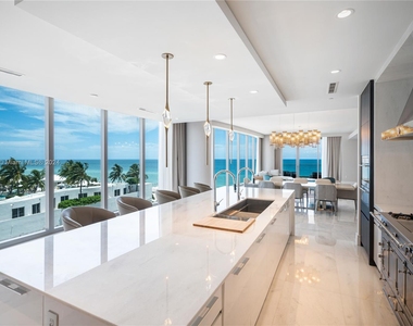 17975 Collins Ave - Photo Thumbnail 25