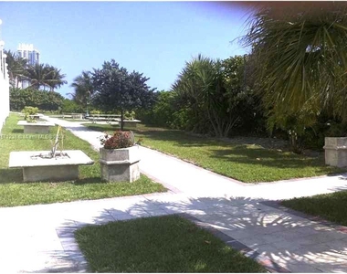 5701 Collins Ave - Photo Thumbnail 33