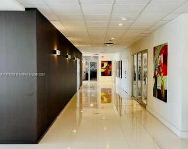 5701 Collins Ave - Photo Thumbnail 25