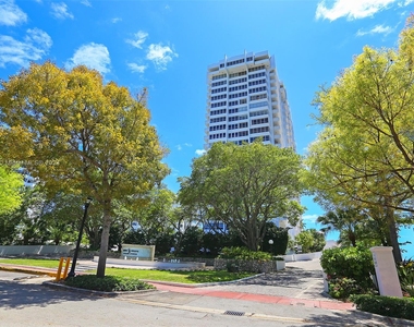 11 Island Ave - Photo Thumbnail 27