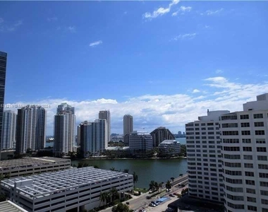 950 Brickell Bay Dr - Photo Thumbnail 0