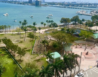 1800 N Bayshore Dr - Photo Thumbnail 33