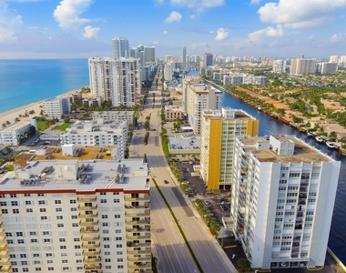 1410 S Ocean Dr - Photo Thumbnail 10