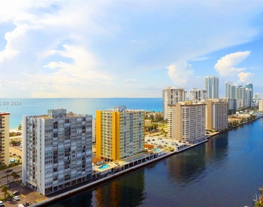 1410 S Ocean Dr - Photo Thumbnail 9