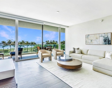 10203 Collins Ave - Photo Thumbnail 4