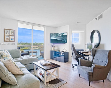 5880 Collins Ave - Photo Thumbnail 2