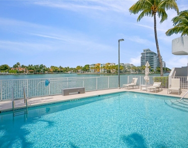 5880 Collins Ave - Photo Thumbnail 14