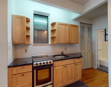 246 West 22nd Street - Photo Thumbnail 1