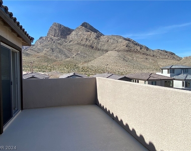 11687 Desert Hollow Avenue - Photo Thumbnail 27