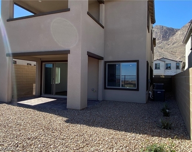 11687 Desert Hollow Avenue - Photo Thumbnail 38