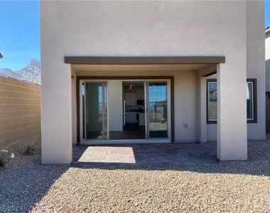 11687 Desert Hollow Avenue - Photo Thumbnail 33