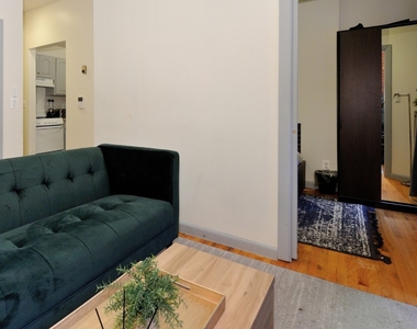 356 West 37th Street - Photo Thumbnail 4