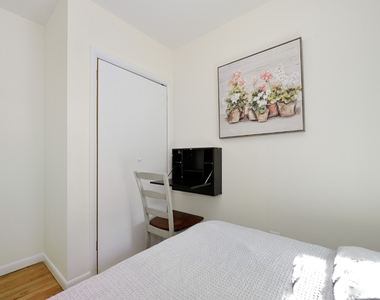 356 West 37th Street - Photo Thumbnail 9